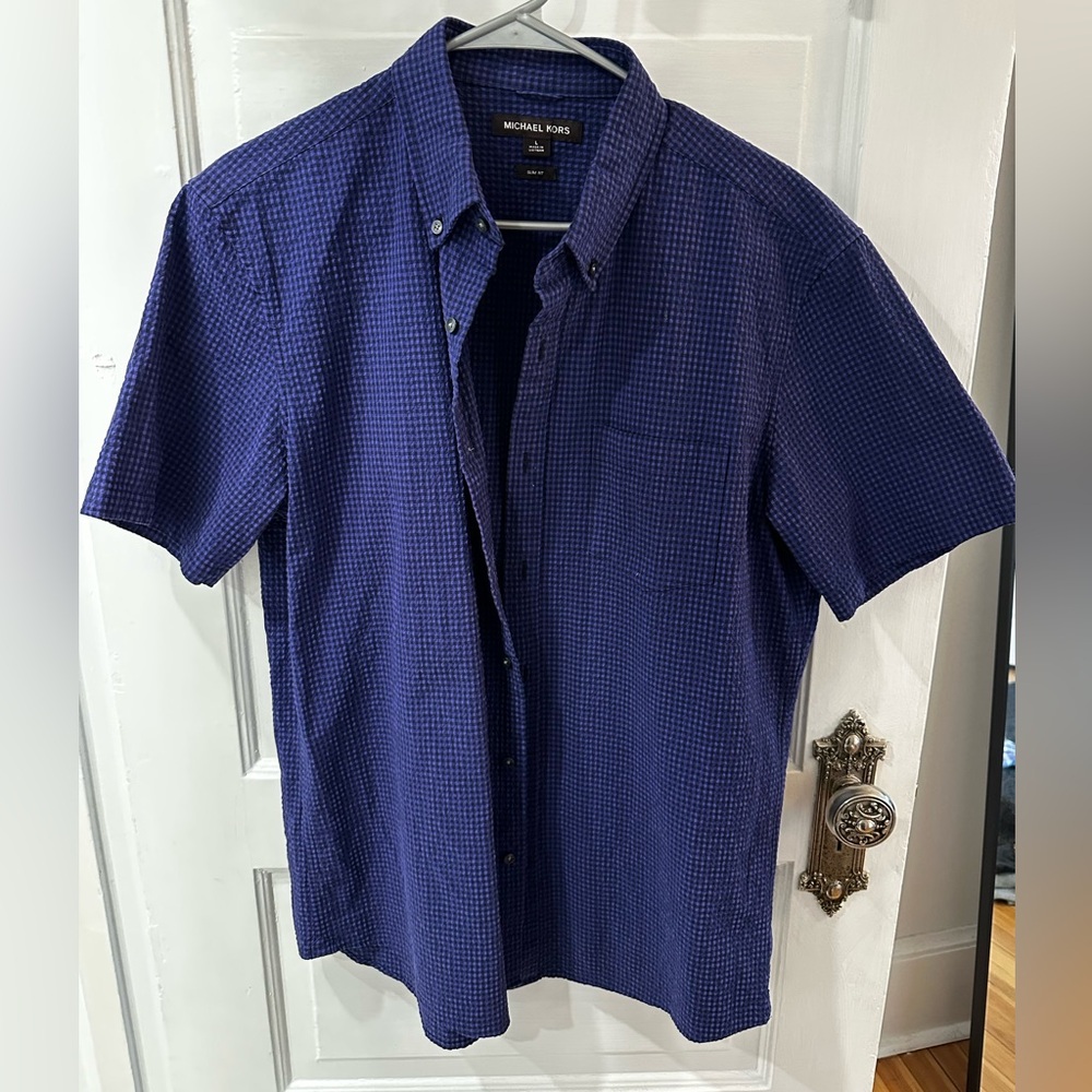 Michael Kors, men’s slim fit button up short sleeve shirt, size Large